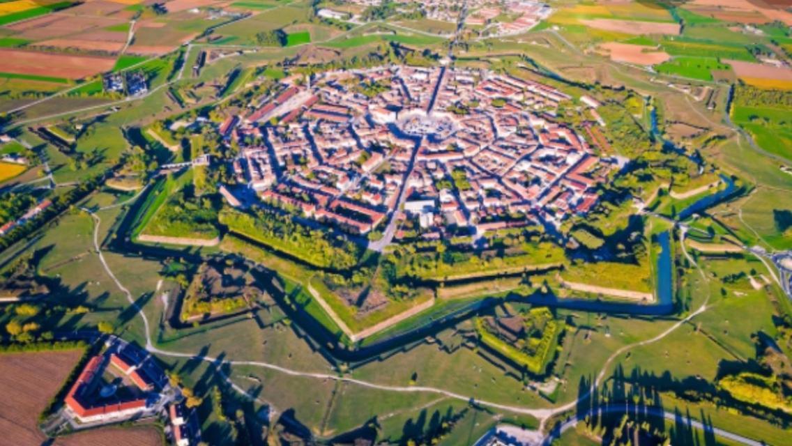Fragole E Menta Hotell Attimis Exteriör bild